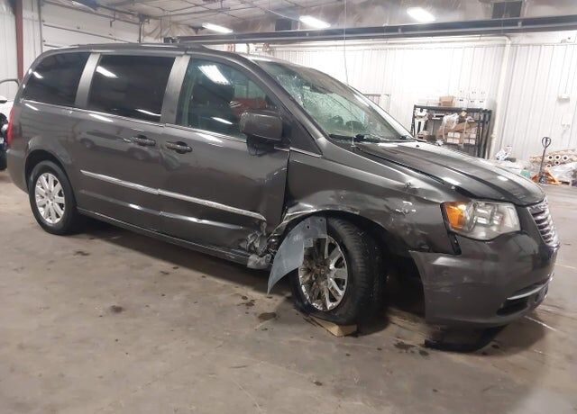 2016 CHRYSLER Town and Country