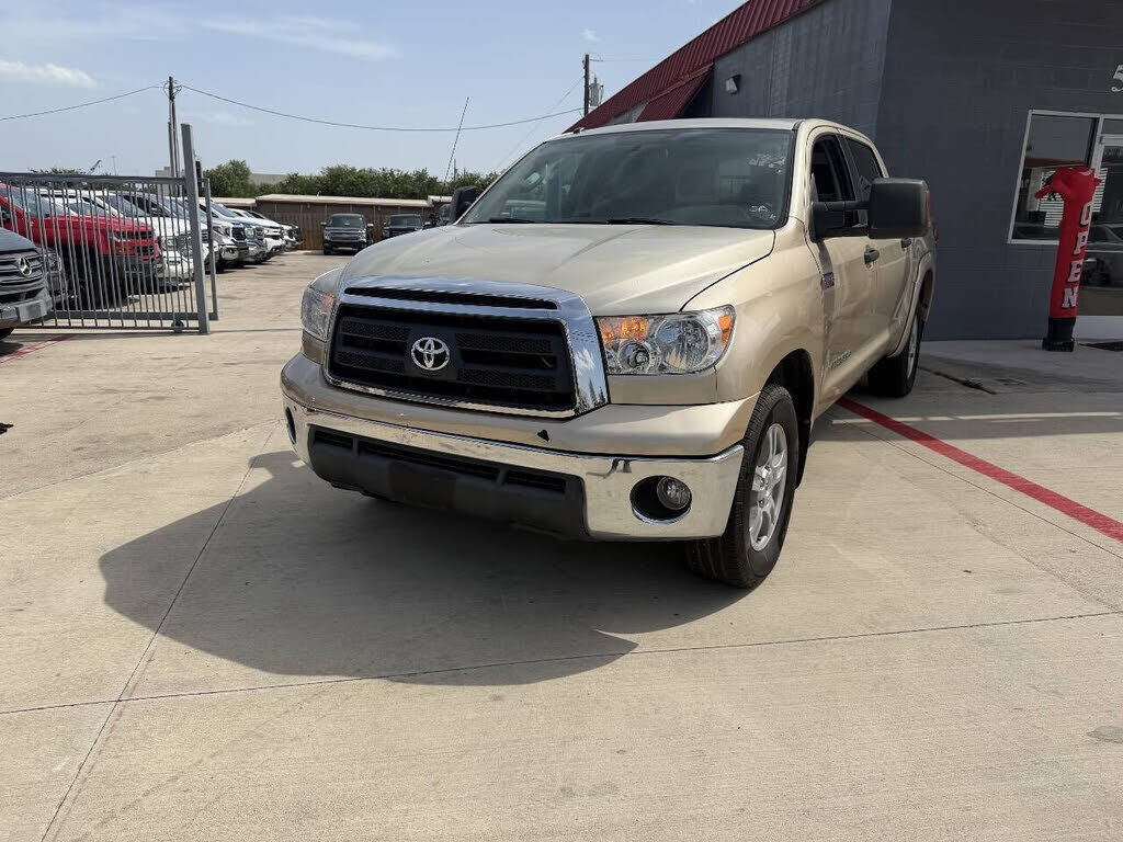 2010 TOYOTA Tundra