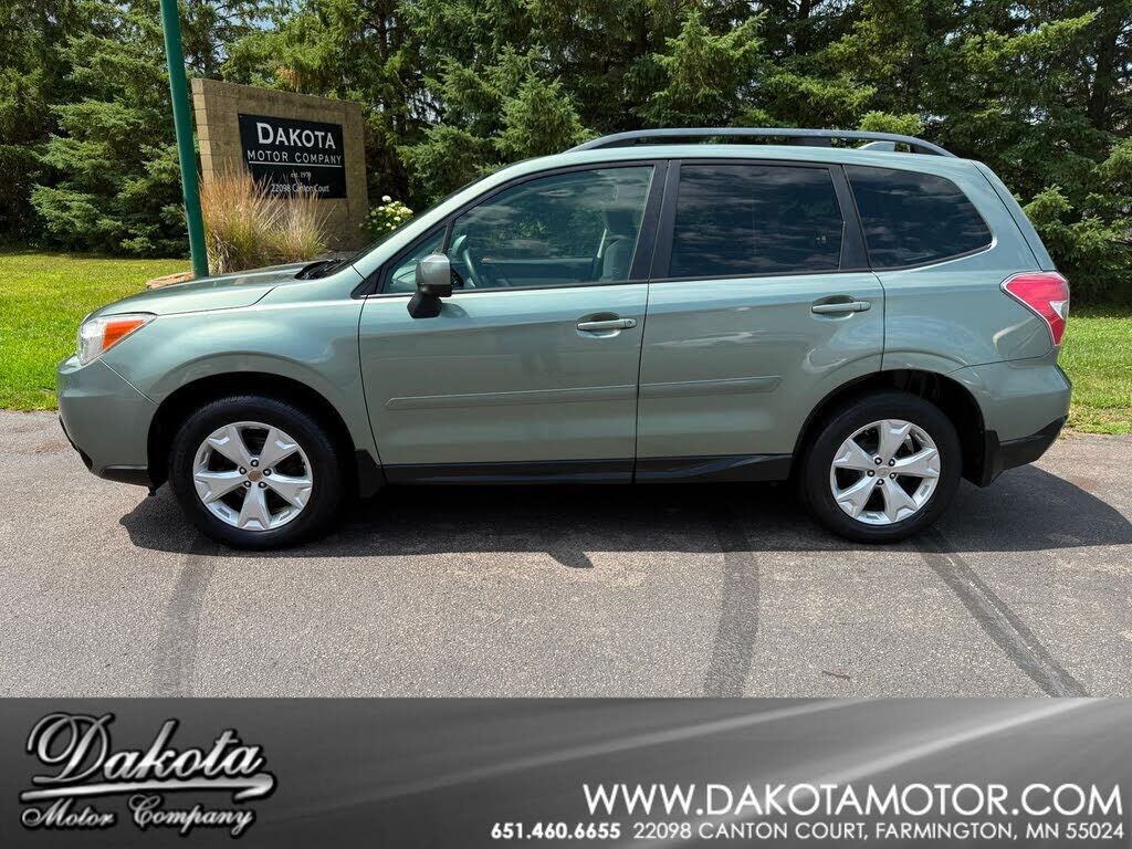 2016 SUBARU Forester