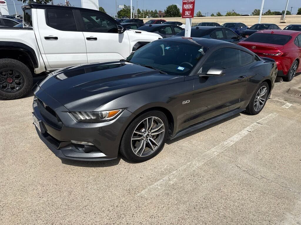 2017 FORD Mustang