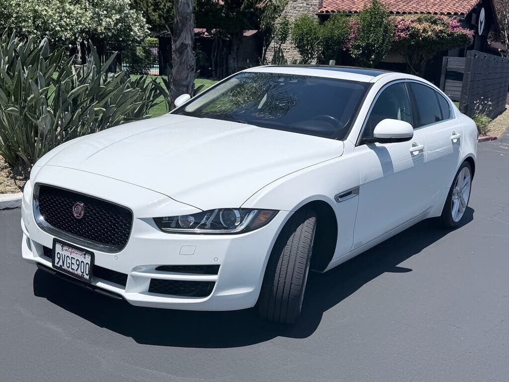 2017 JAGUAR XE