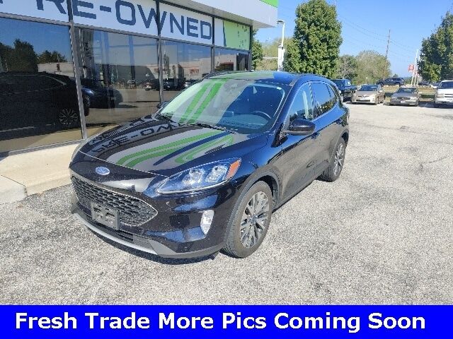 2021 FORD Escape
