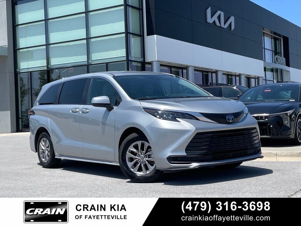 2025 TOYOTA Sienna