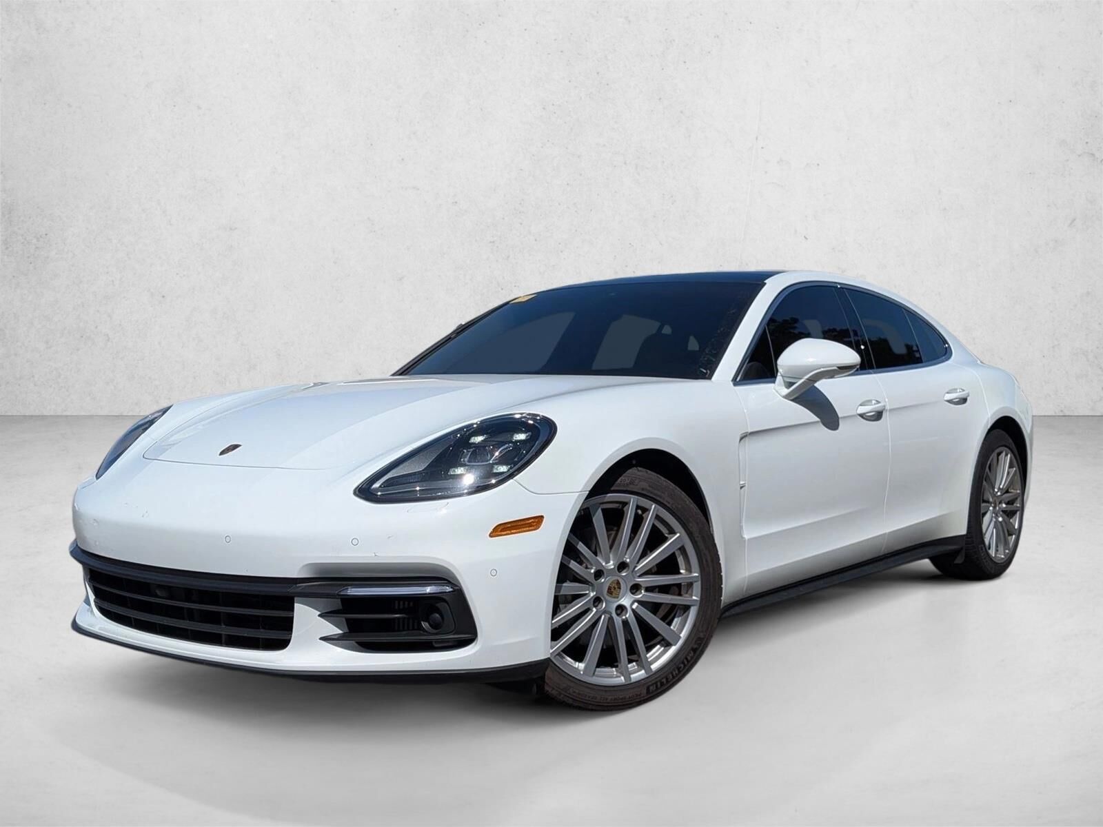 2018 PORSCHE Panamera