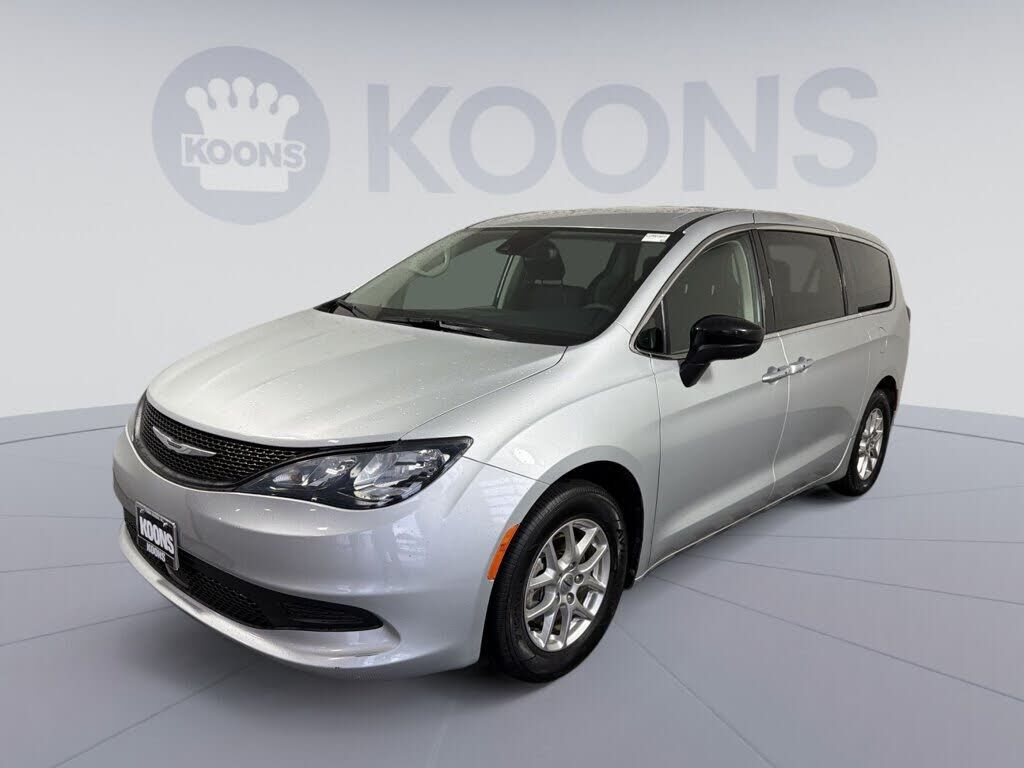 2024 CHRYSLER Voyager