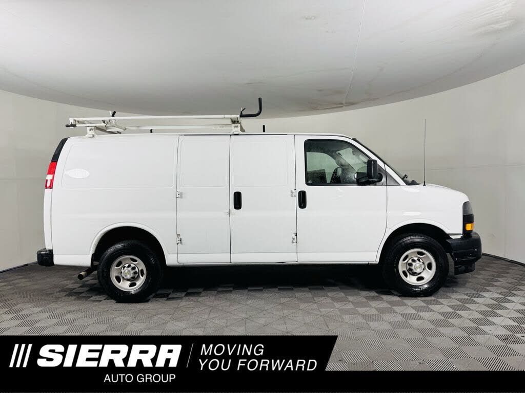 2022 CHEVROLET Express