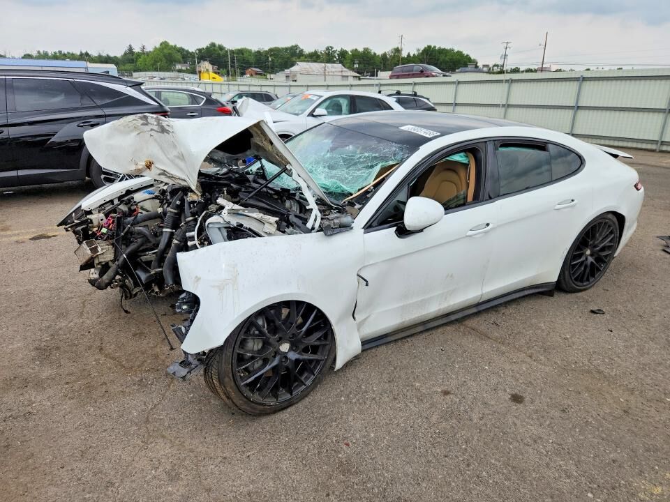 2018 PORSCHE Panamera