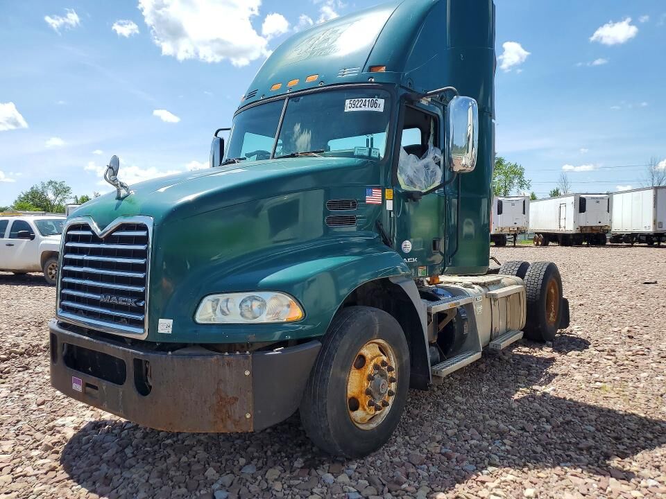 2017 MACK CXU