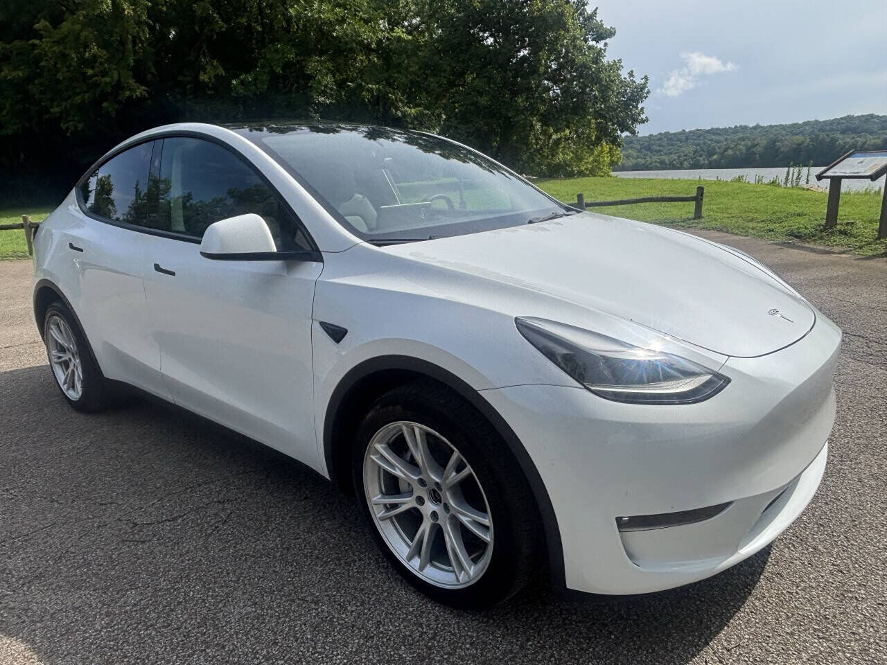 2023 TESLA Model Y