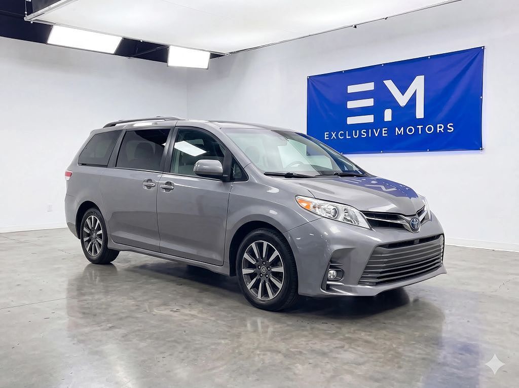 2018 TOYOTA Sienna