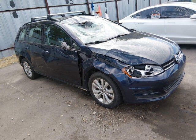 2017 VOLKSWAGEN Golf SportWagen