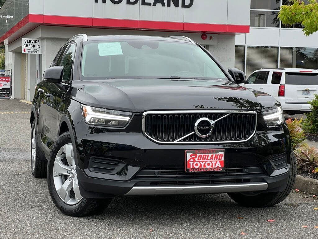 2020 VOLVO XC40