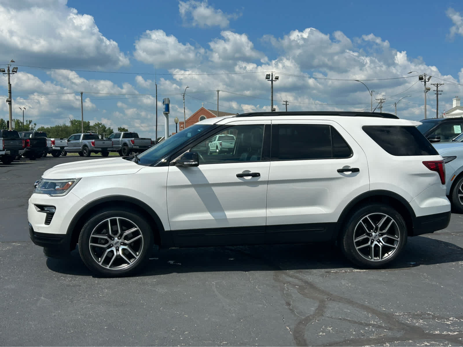 2018 FORD Explorer