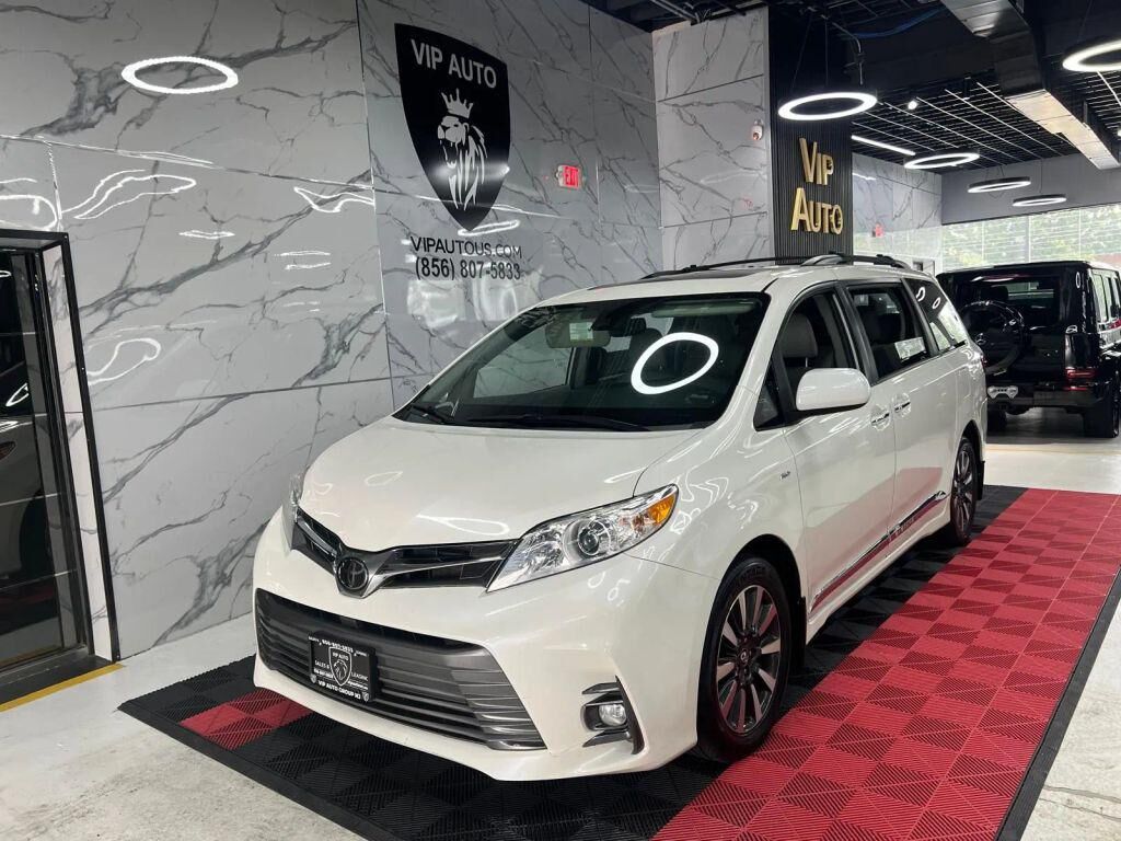 2020 TOYOTA Sienna