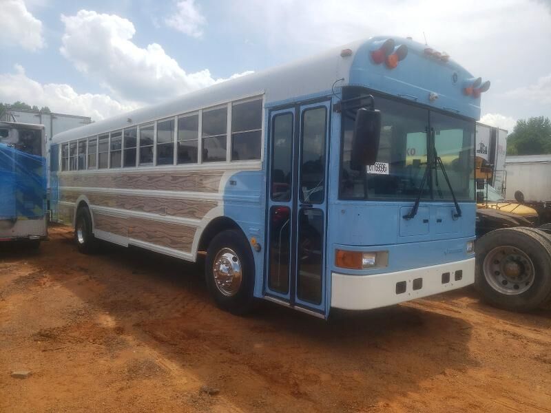2000 INTERNATIONAL RE3000