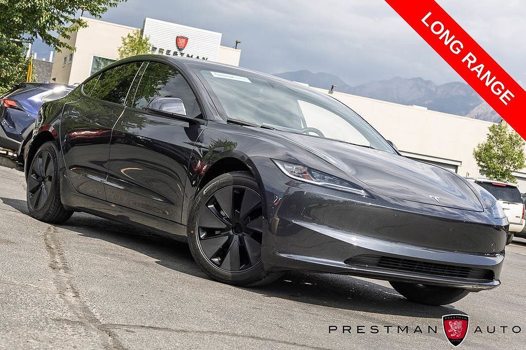 2025 TESLA Model 3