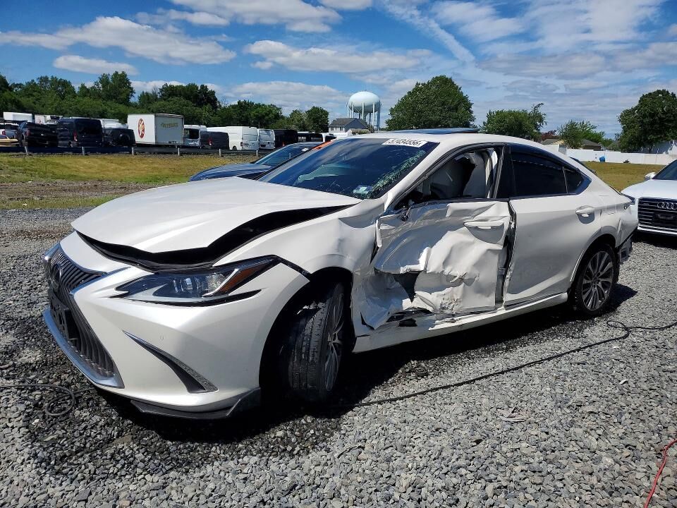 2019 LEXUS ES