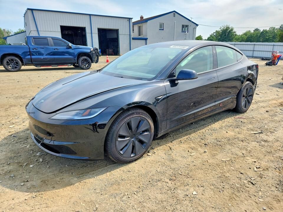 2025 TESLA Model 3