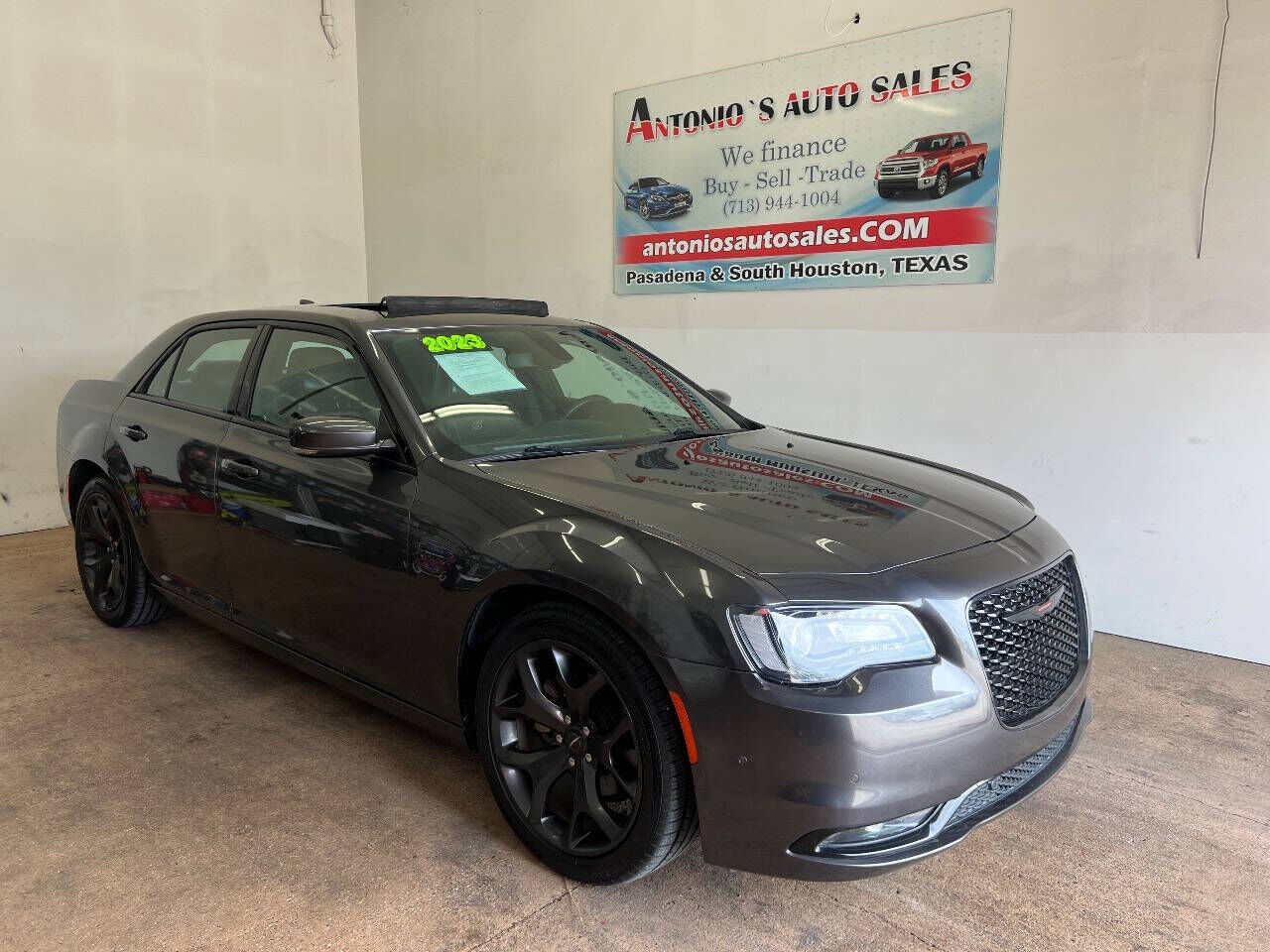 2023 CHRYSLER 300
