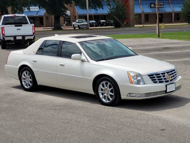 2010 CADILLAC DTS