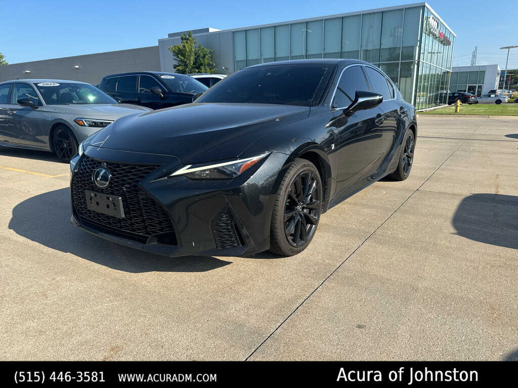 2022 LEXUS IS