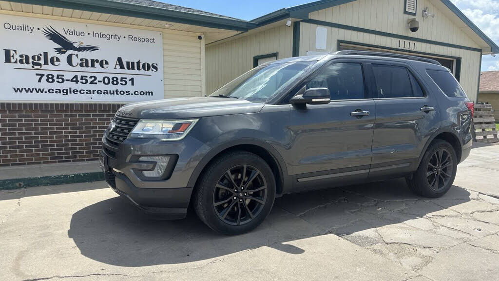 2017 FORD Explorer