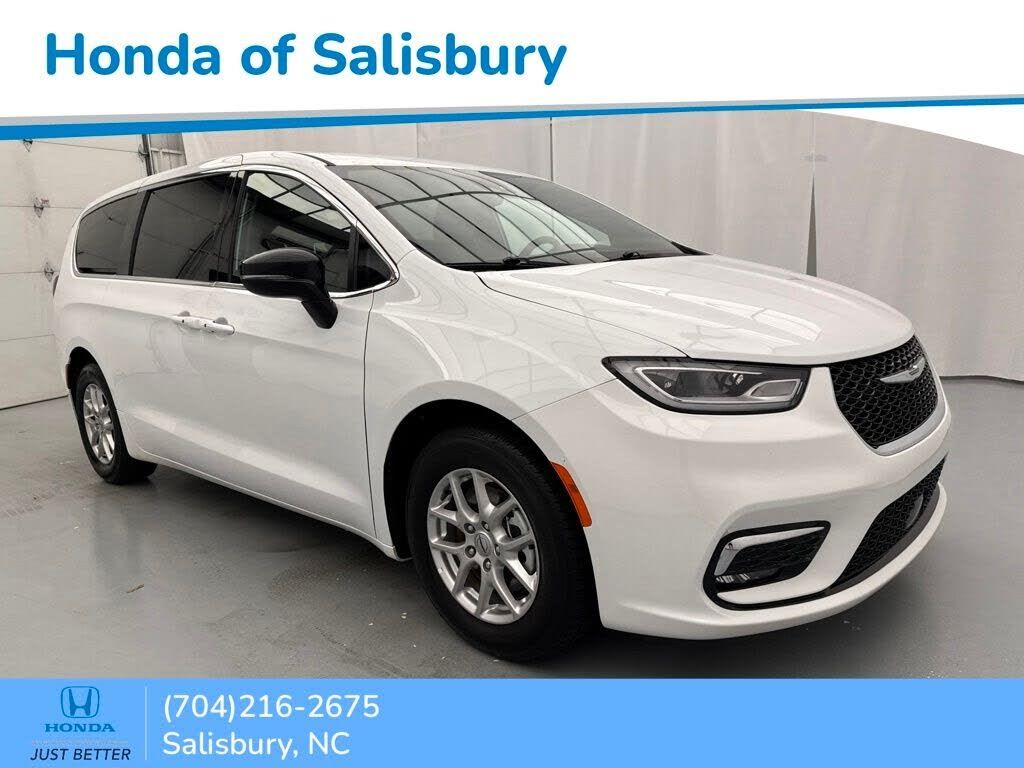 2025 CHRYSLER Pacifica