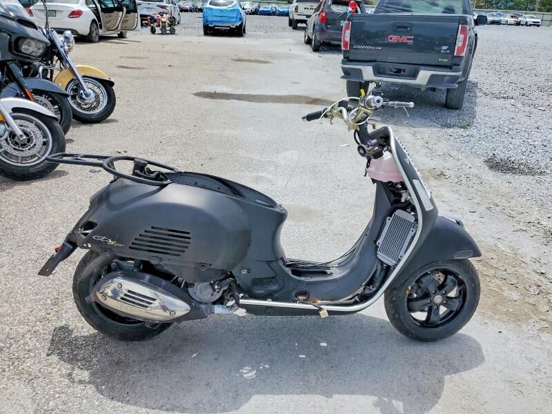 2022 PIAGGIO AND VESPA Vespa GTS RST / SEI GIORNI