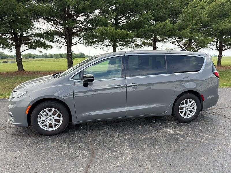 2025 CHRYSLER Pacifica
