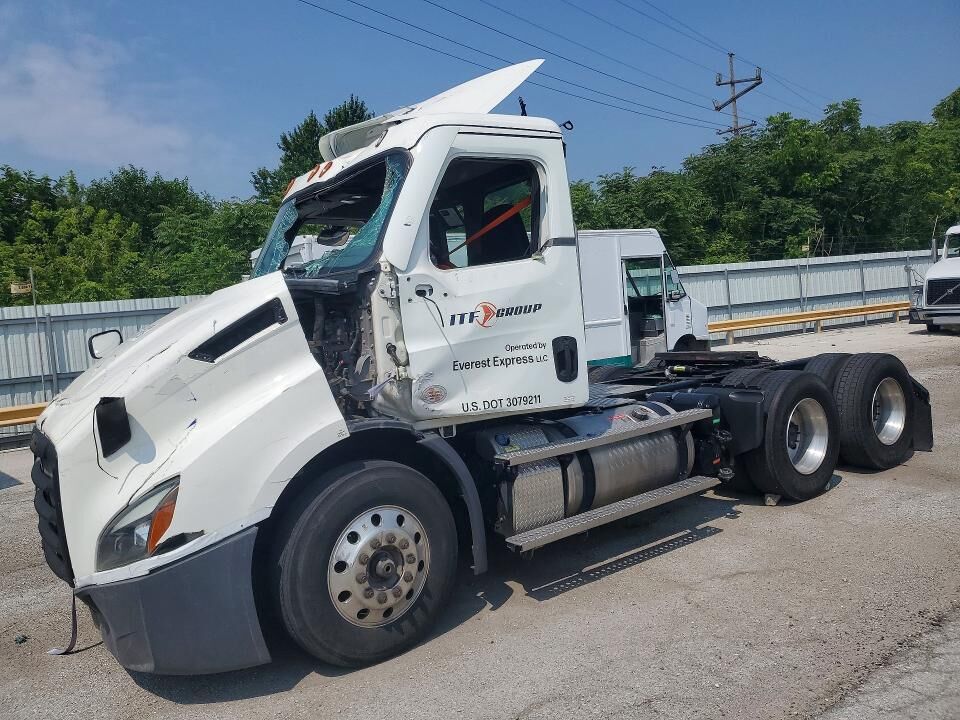 2025 FREIGHTLINER Cascadia