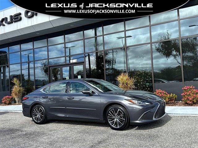 2024 LEXUS ES