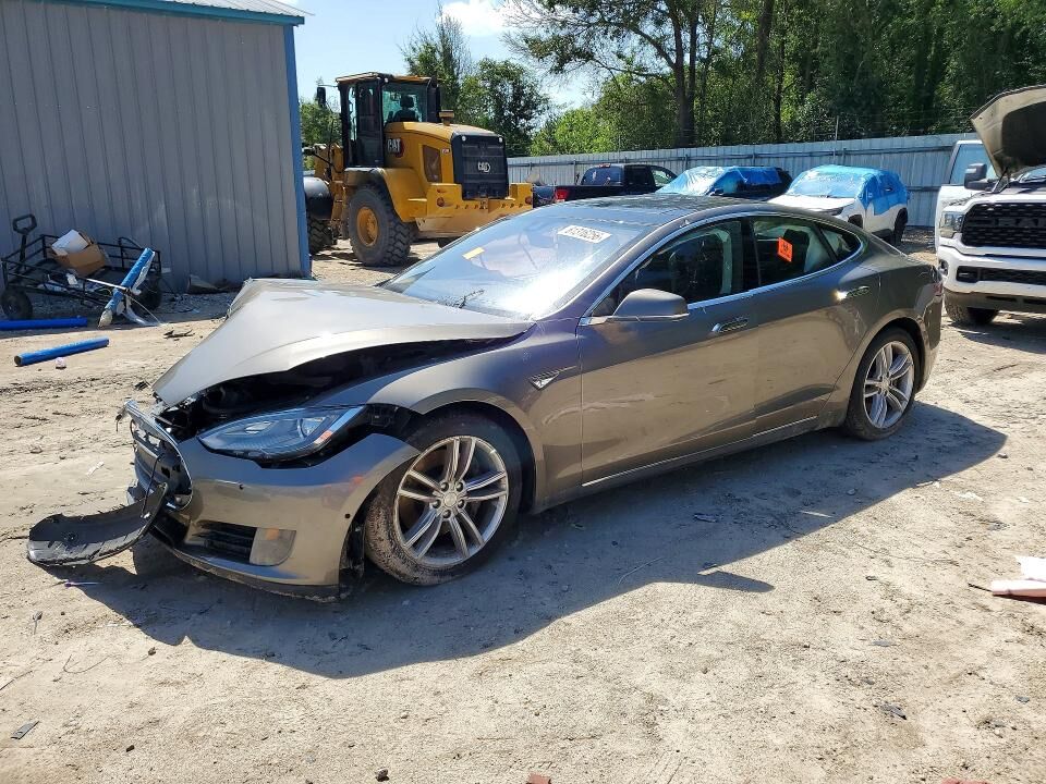 2015 TESLA Model S