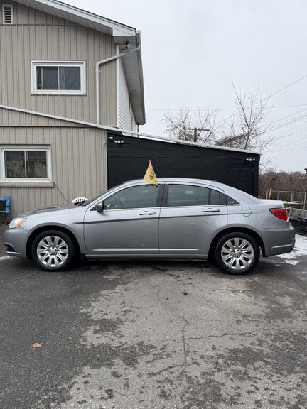 Chrysler 200