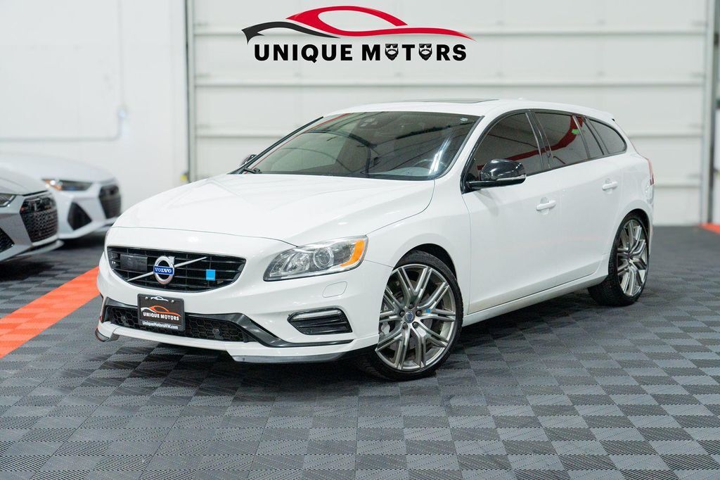 2017 VOLVO V60