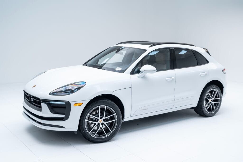 2026 PORSCHE Macan
