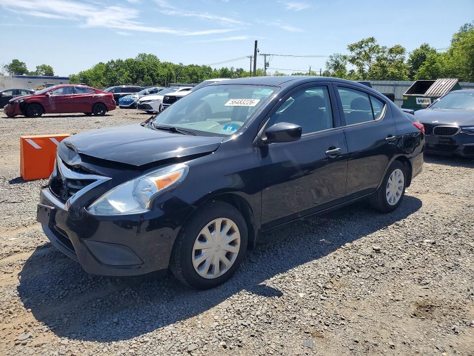 2016 NISSAN Versa