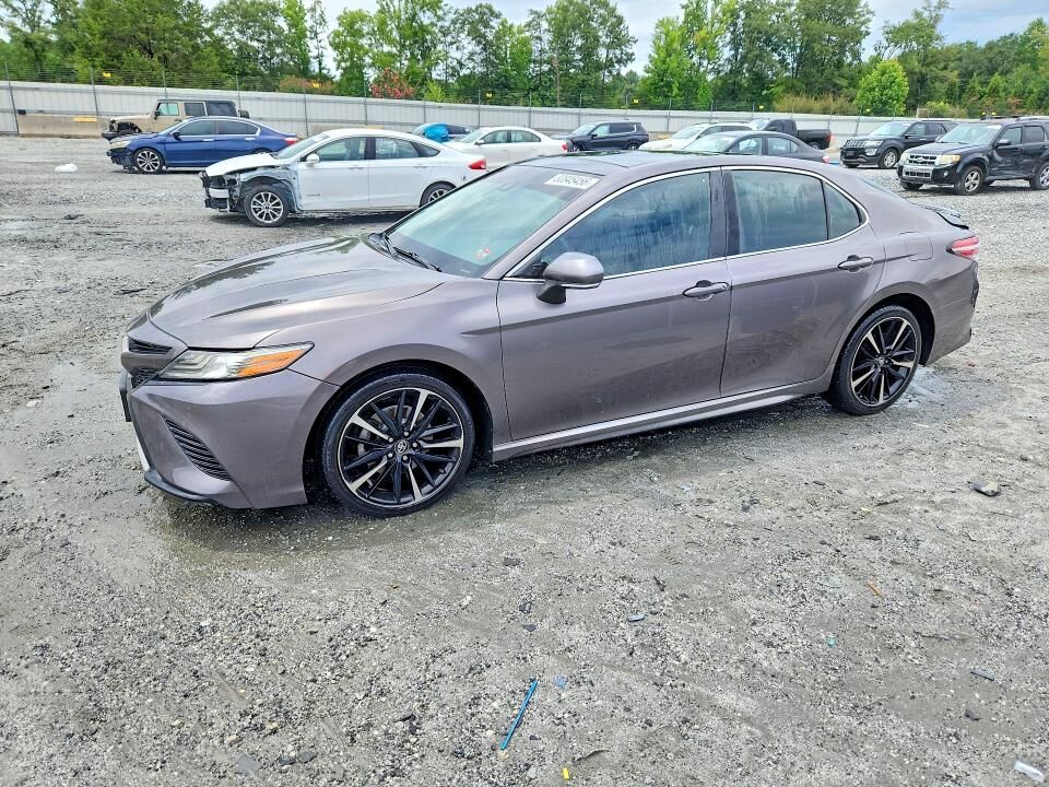 2018 TOYOTA Camry