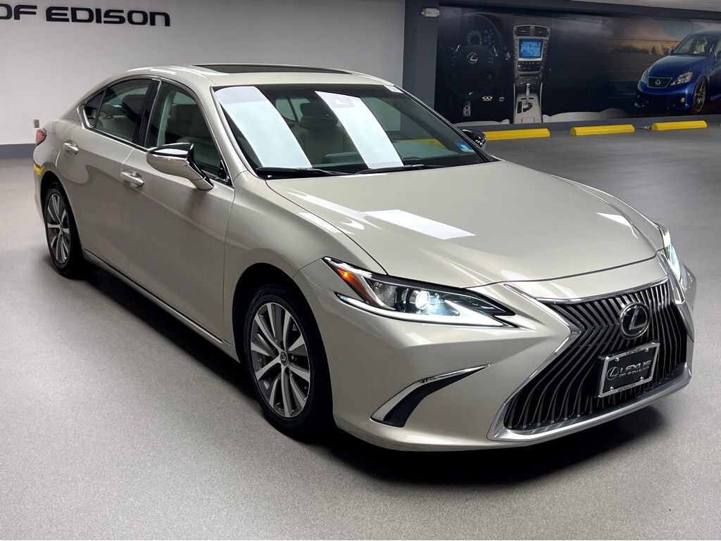 2020 LEXUS ES