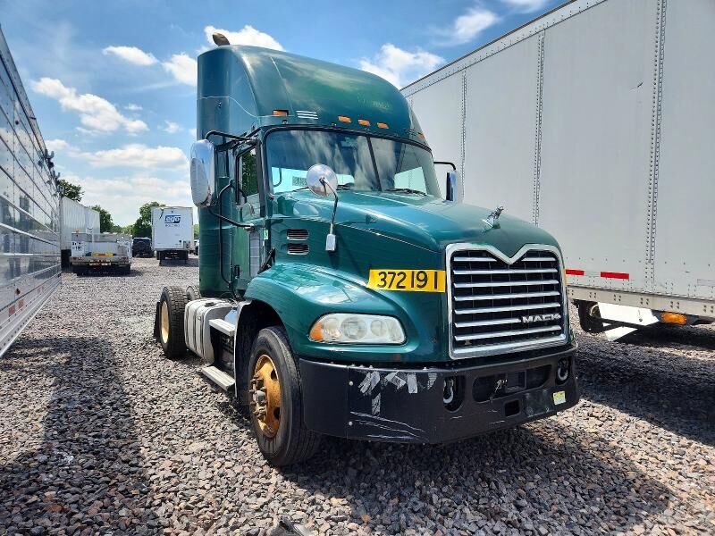 2018 MACK CXU
