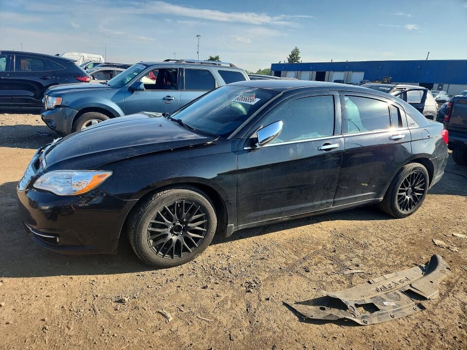 2013 CHRYSLER 200