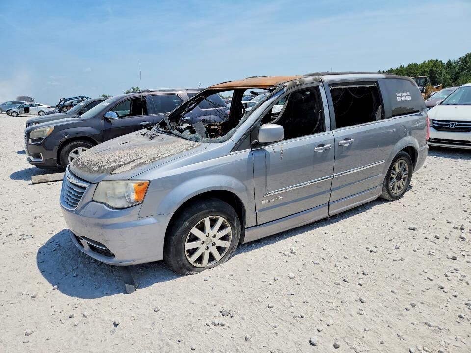 2014 CHRYSLER Town and Country