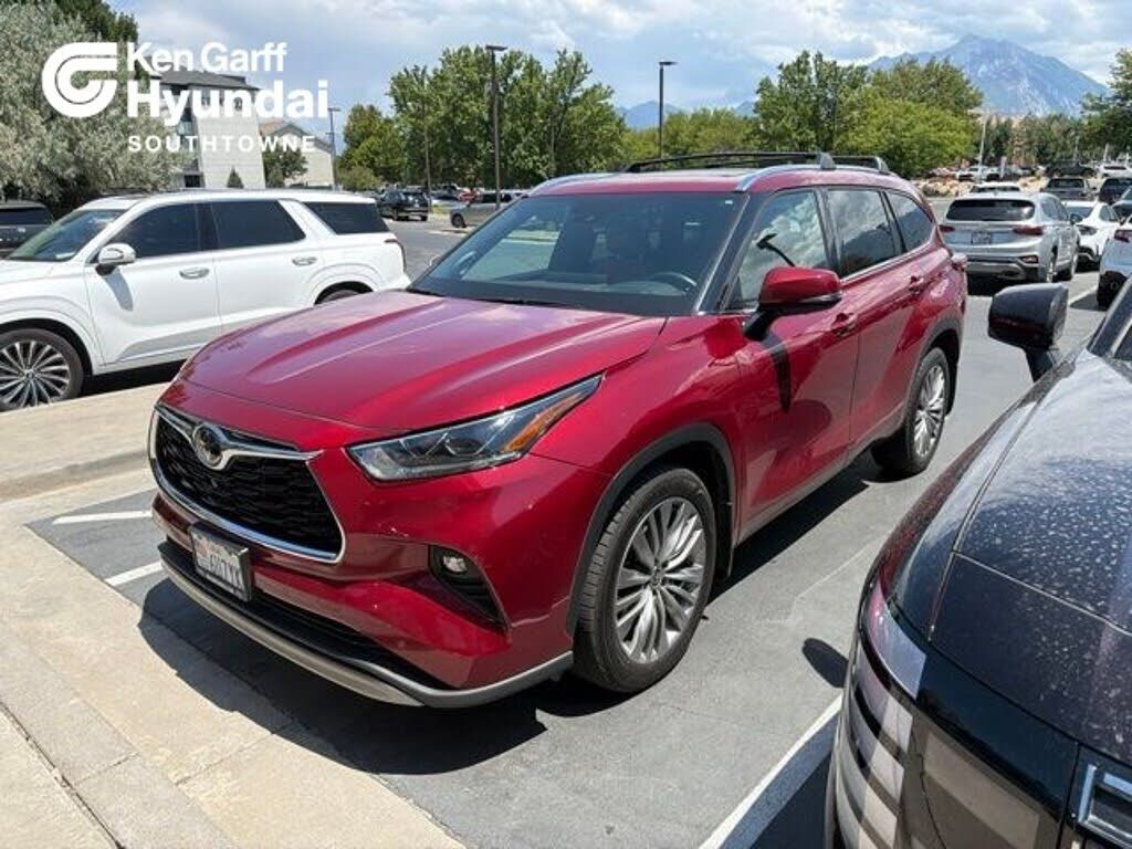 2022 TOYOTA Highlander