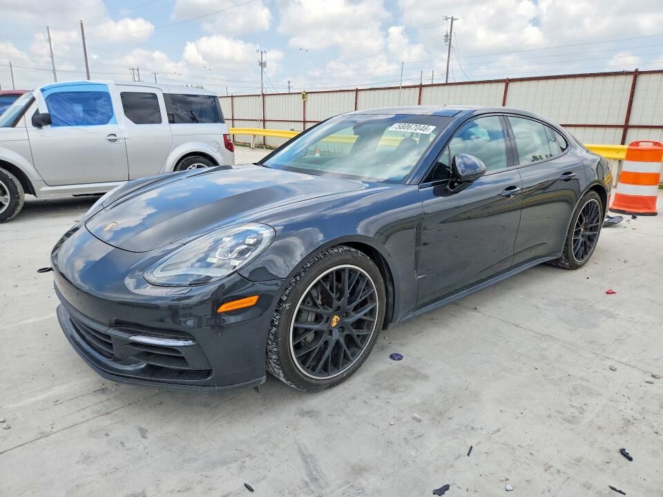2018 PORSCHE Panamera