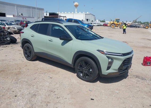 2024 CHEVROLET Trax