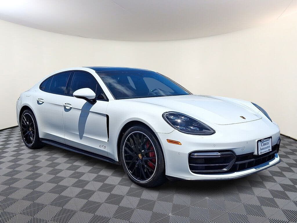 2019 PORSCHE Panamera