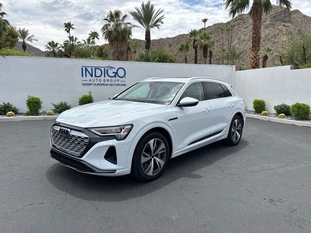 2024 AUDI Q8