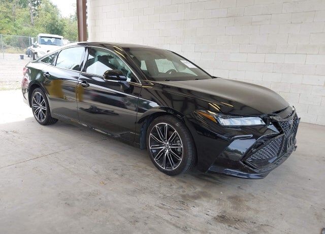 2019 TOYOTA Avalon