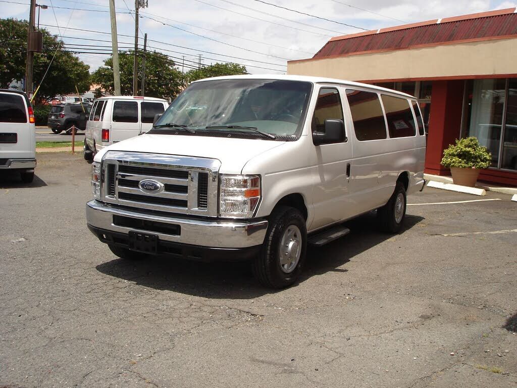 2008 FORD E-350