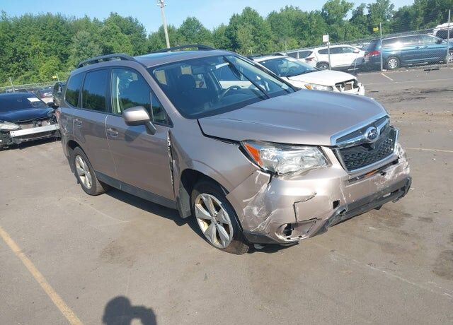 2016 SUBARU Forester