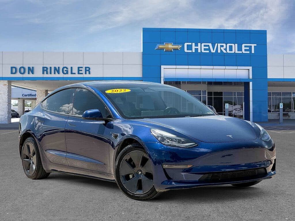 2022 TESLA Model 3
